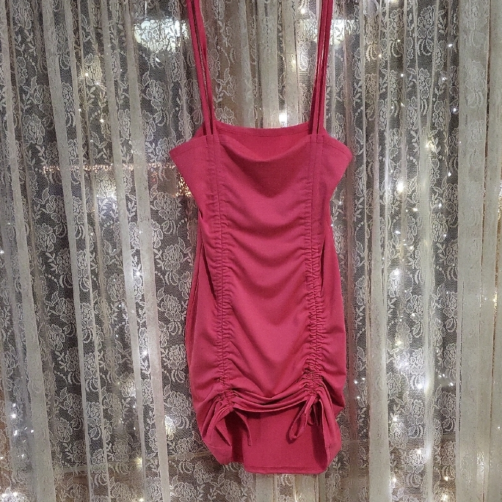 LuFeng LIKE NEW SIZE M Chic Pink Ruched Dress